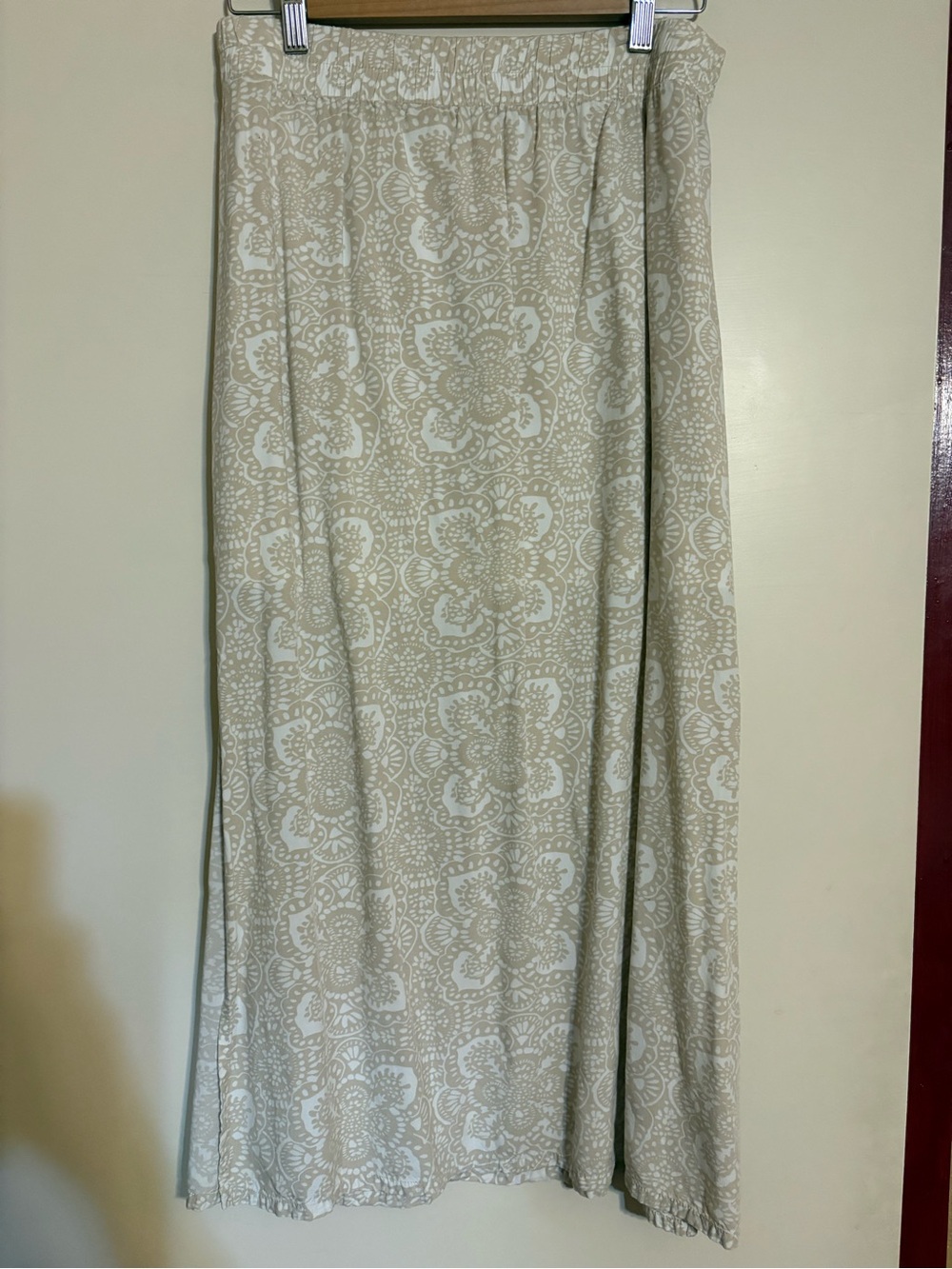 Old Navy Cream and White Floral Maxi Skirt